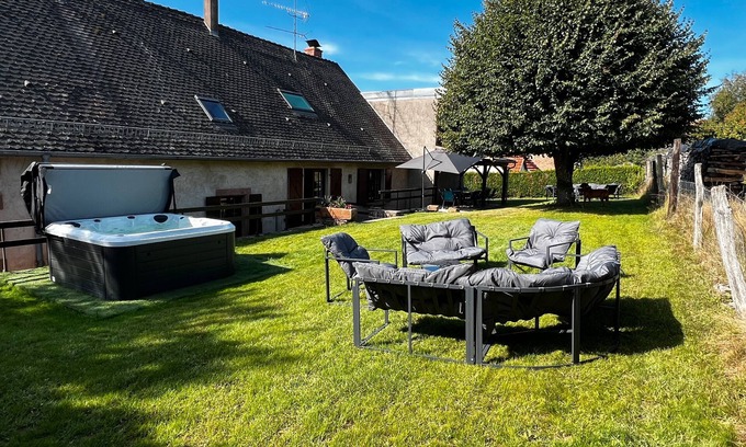 Erckartswiller Casa | Holiday Home 'La Buissonnière' with Private Terrace, Private Garden and Wi-Fi