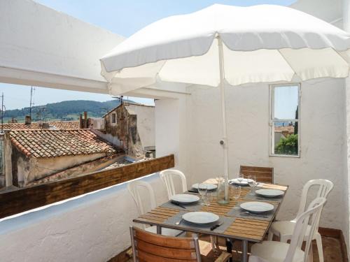 La Cadiere-d'Azur Casa | Holiday Home La Cadièrienne by Interhome