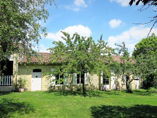 Vertheuil Casa | Holiday Home La Vertheuillaise by Interhome