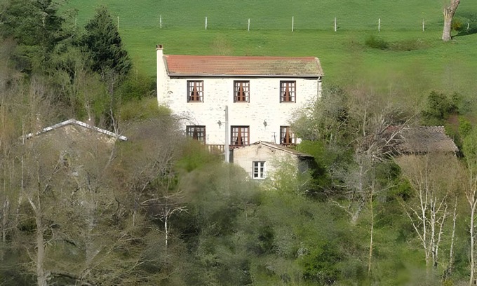 Beauzac Casa | Casa de vacaciones 'La Grange De L'effraie' con vistas a la montaña