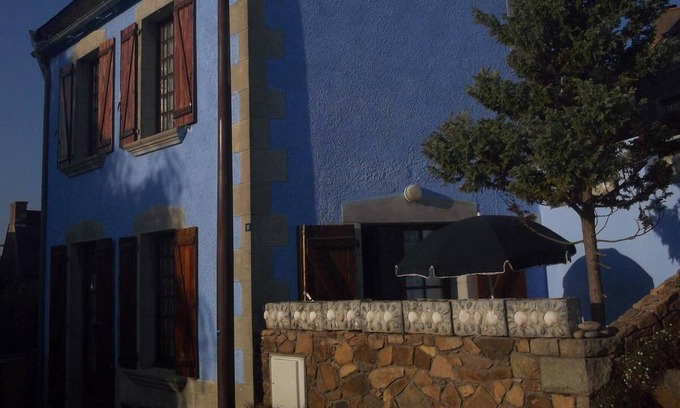 Loguivy Casa | Holiday Home 'La Maison Bleu De Loguivy De La Mer' with Private Terrace