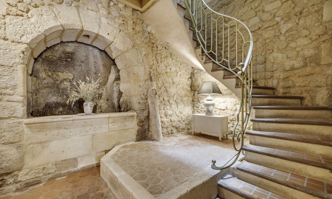 Lormont Casa | Holiday Home 'La Maison Du Vieux Lormont' with Private Terrace
