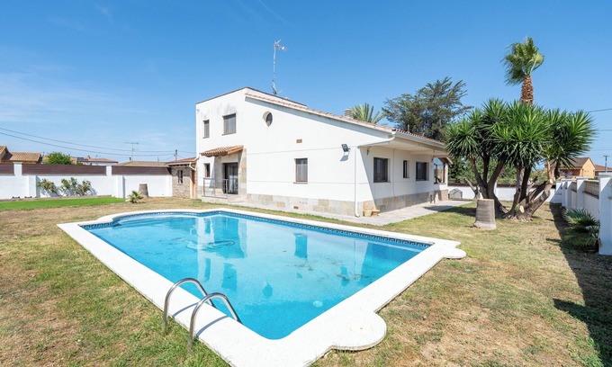 Albinyana Casa | Casa de vacaciones 'La Mediterranea Village' con vistas a la montaña, Wi-Fi y aire acondicionado