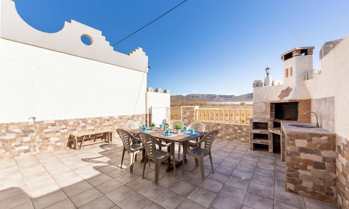 Pujaire Casa | Casa de vacaciones 'La Tierra' con terraza privada