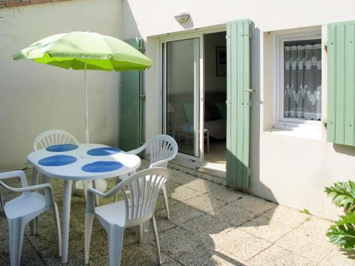 La Flotte Casa | Holiday Home La Touche-2 by Interhome