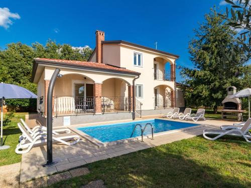 Medvidici Casa | Holiday Home Lara by Interhome