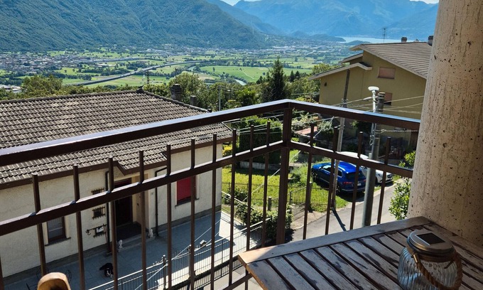 Cino Casa | Casa de vacaciones 'Lavanda' con vistas a la montaña, terraza privada y Wi-Fi