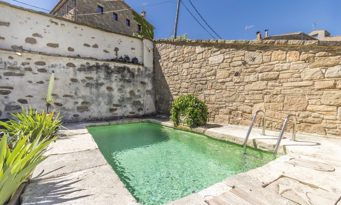 Artesa de Segre Casa | Casa de vacaciones 'Les Orenetes' con vistas a la montaña, Wi-Fi y aire acondicionado