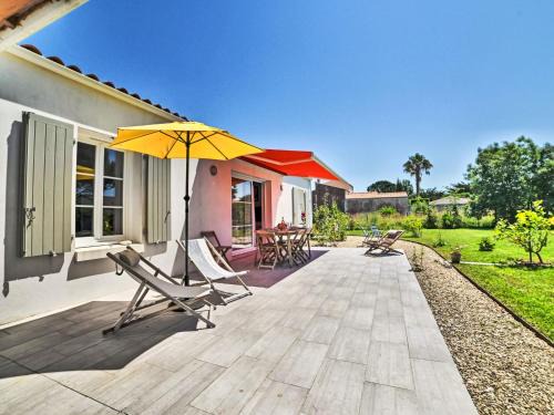 La Bree-les-Bains Casa | Holiday Home Le Mimosa by Interhome