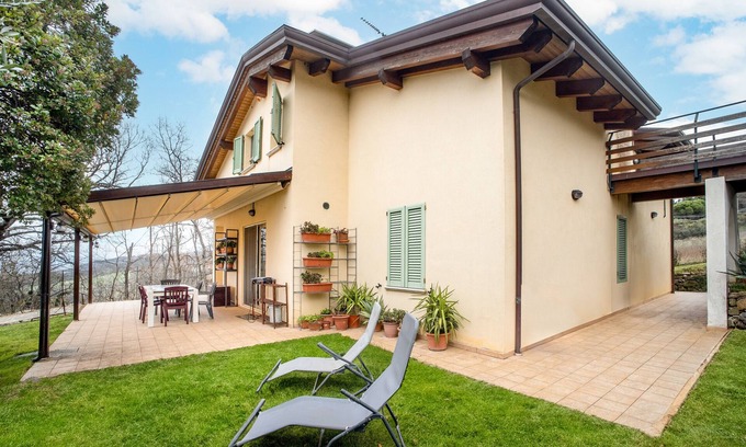Valfabbrica Casa | Casa de vacaciones "Le More - Casa Zara" con jardín compartido y Wi-Fi