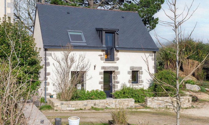 Concarneau Casa | Casa de vacaciones 'Le Penty - Proche Plages Et Centre' con terraza privada, jardín y Wi-Fi