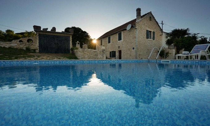 Drnis Casa | Holiday Home Leptir
