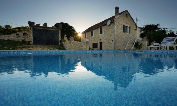 Drnis Casa | Holiday Home Leptir