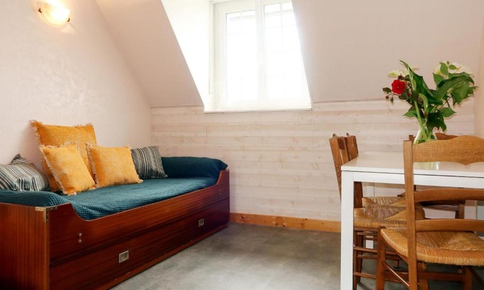 Plozevet Casa | Holiday Home Les Blés - PZV108 by Interhome