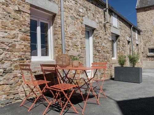 Pirou Casa | Holiday Home Les Chardons by Interhome