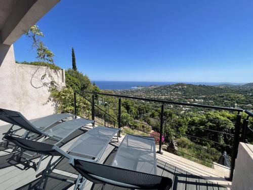 Cavalaire-sur-Mer Casa | Holiday Home Les Terrasses de L'Eau Blanche-4 by Interhome