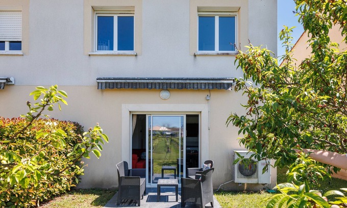 Libourne Casa | Casa de vacaciones 'Les Grands Vignobles 3 Ch12 Pers' con terraza privada