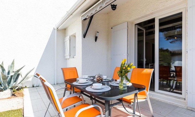 Les Mathes Casa | Holiday Home Les Palmyriennes-3 by Interhome