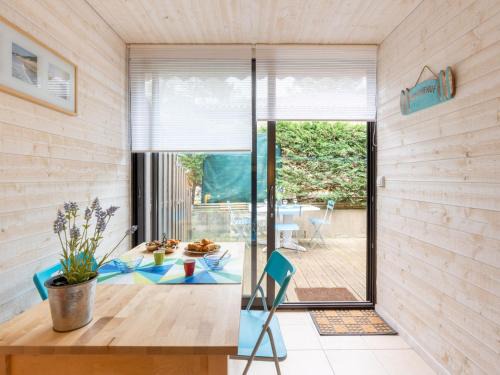Lacanau-Ocean Casa | Holiday Home Les Pins-12 by Interhome