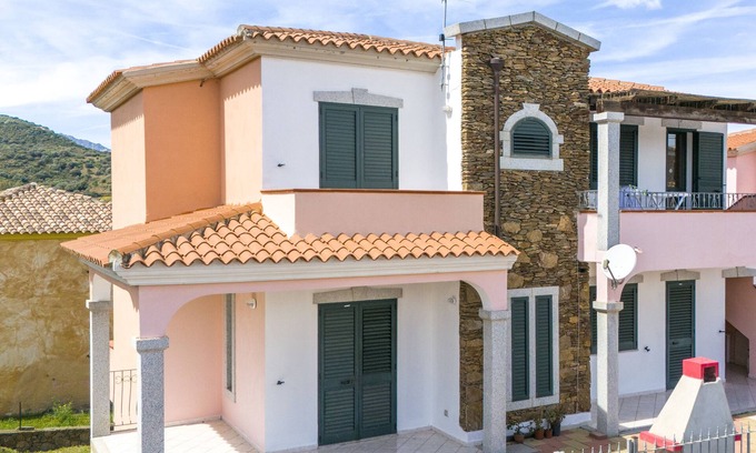 Limpiddu Casa | Casa de vacaciones 'Limpiddu 1' con vistas a la montaña, jardín compartido y balcón