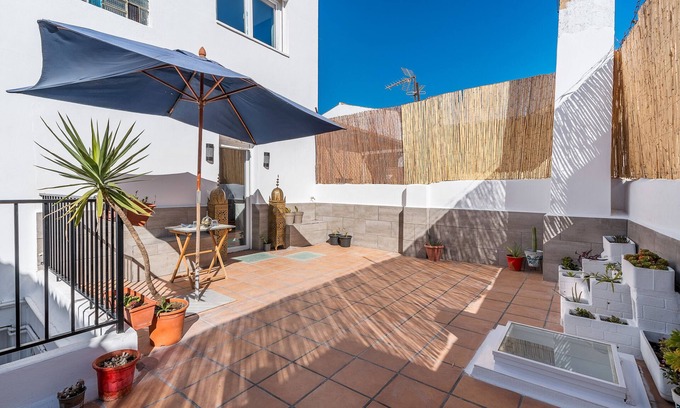 Durcal Casa | Casa de vacaciones 'Pequeña Alhambra' con terraza privada y Wi-Fi