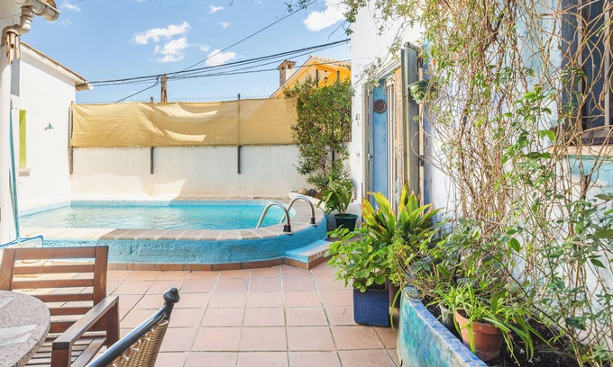 Arbucies Casa | Holiday Home 'Loft Elisa' with Shared Pool, Shared Terrace and Wi-Fi