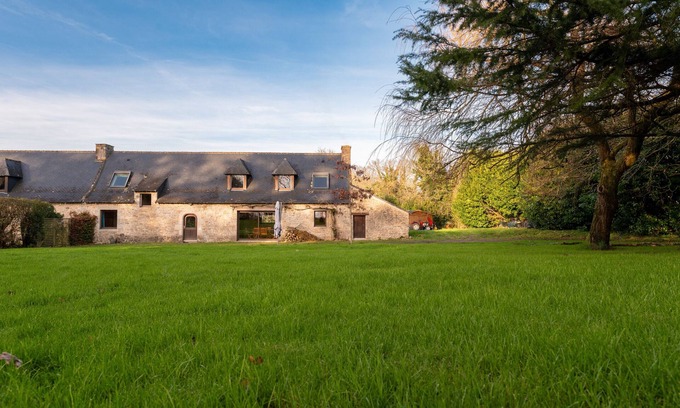 Noyal-Muzillac Casa | Casa de vacaciones 'Longère 200 m²' con terraza privada, jardín privado y Wi-Fi