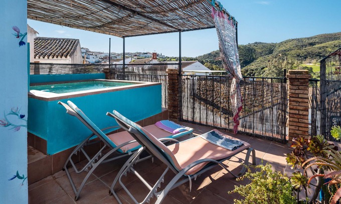 Colmenar Casa | Casa de vacaciones 'Luis' con vistas a la montaña, Wi-Fi y aire acondicionado