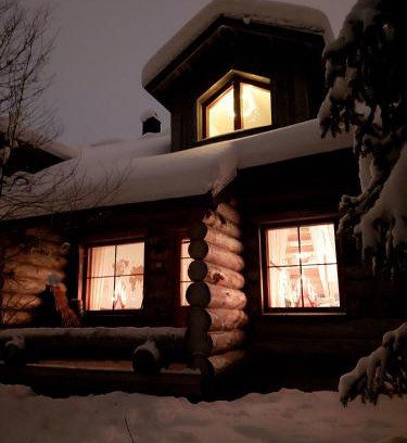 Akaslompolo Apartamento | Holiday Home Lumikieppi