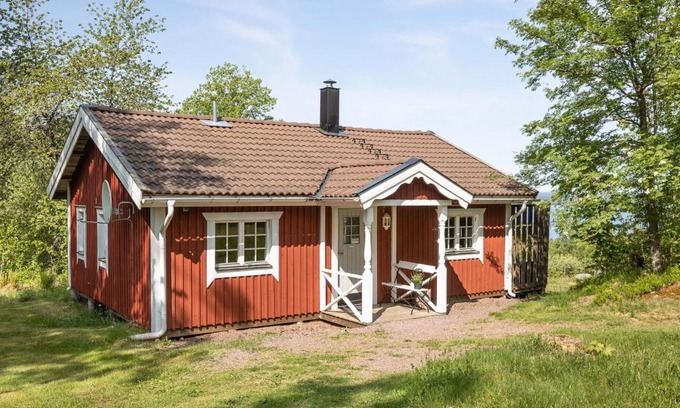 Tibro Casa | Holiday Home Lunnekullen by Interhome