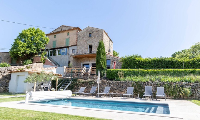 La Tour-Sur-Orb Casa | Casa de vacaciones 'Maison De Village' con piscina privada, Wi-Fi y aire acondicionado