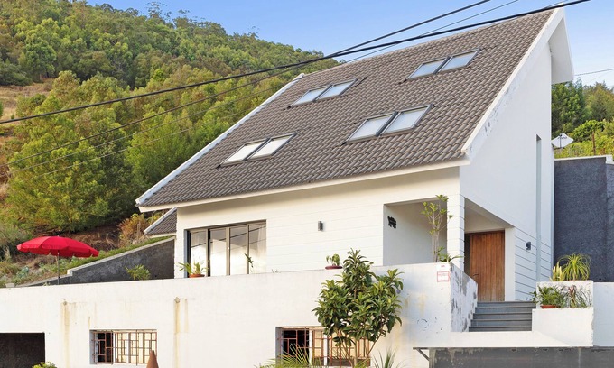 Campanario Casa | Casa de vacaciones en el pueblo de Madeira Aurelio con vistas al mar, terraza y Wi-Fi