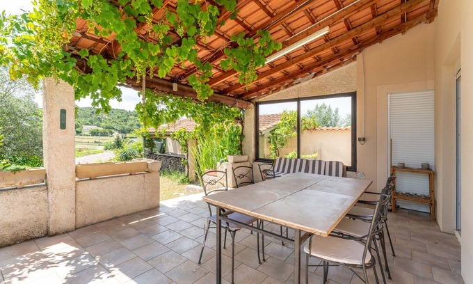 Faucon Casa | Casa de vacaciones 'Maison Avec Vue Sur Le Ventoux' con vistas a la montaña, terraza privada y Wi-Fi
