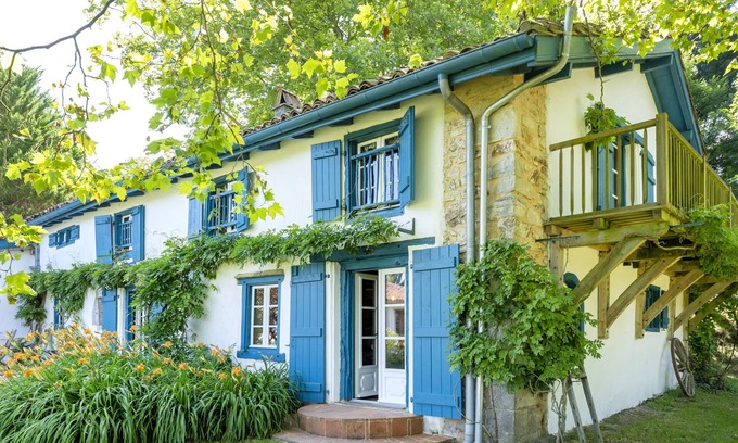 Arcangues Casa | Casa de vacaciones 'Maison De Charme Avec Jacuzzi' con terraza privada, jardín privado y Wi-Fi