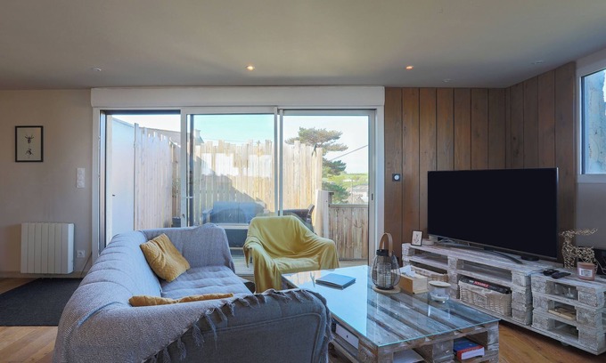 Langueux Casa | Casa de vacaciones 'Maison De Charme Vue Mer Et Jacuzzy' con jardín privado y Wi-Fi