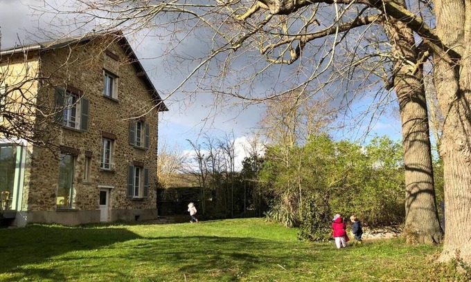 Crespieres Casa | Casa de vacaciones 'Maison De Campagne Vers Versailles' con terraza privada, jardín privado y Wi-Fi