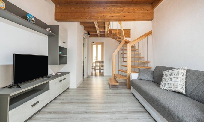 Carloforte Casa | Casa de vacaciones 'Mary' con balcón y aire acondicionado