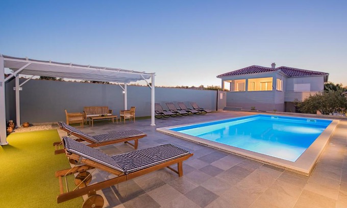 Pridraga Casa | Holiday Home Meri