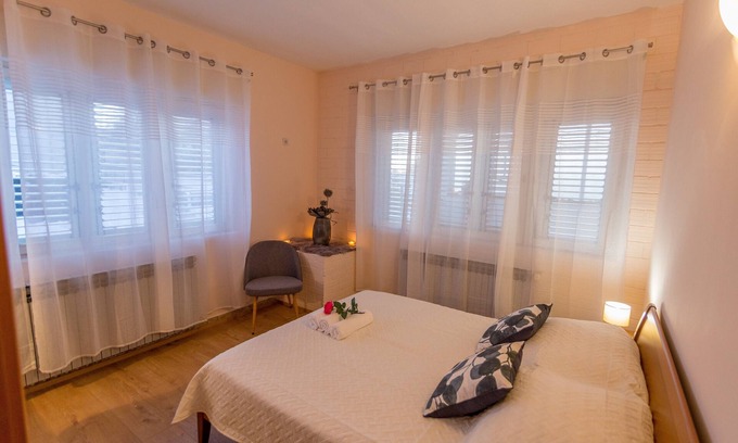 Lovrec Casa | Holiday Home Mirela