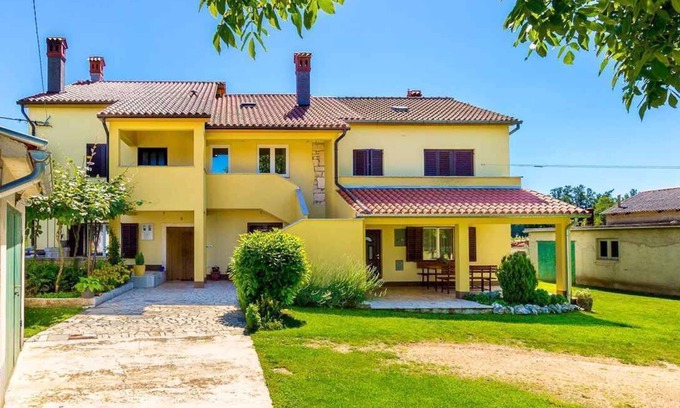 Grandici Casa | Casa vacacional con jardín y terraza