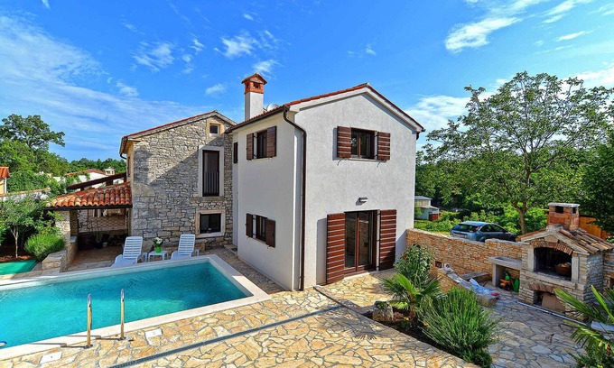 Peresiji Casa | Casa vacacional con piscina