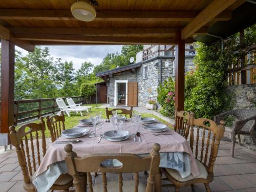 Traona Casa | Holiday Home Moncucco Mountain Home by Interhome