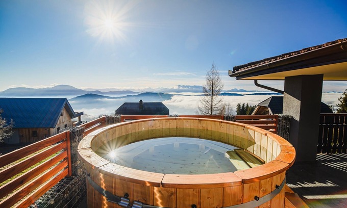 Dravograd Casa | Holiday Home Mountainview Horizon - Sauna & HotTub