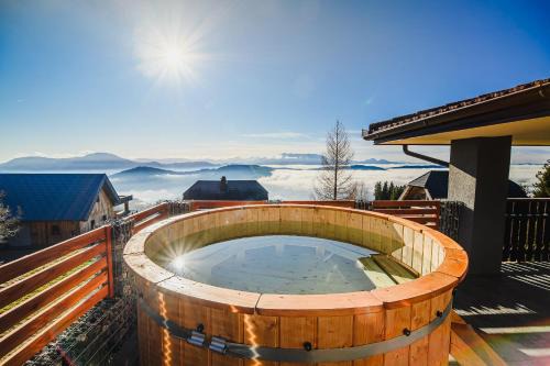 Dravograd Casa | Holiday Home Mountainview Horizon with Private Sauna & Hot Tub