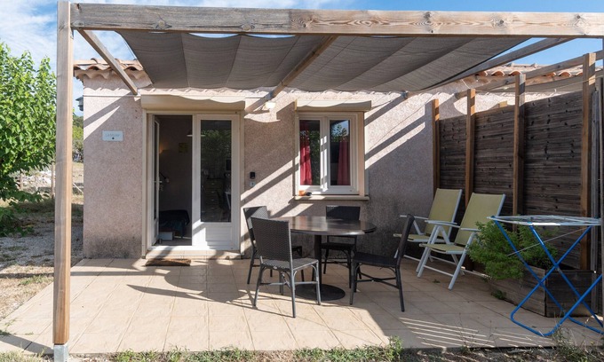 Les Vans Casa | Holiday Home 'Mûrier' with Mountain View, Wi-Fi and Air Conditioning