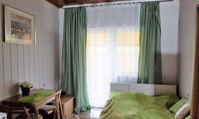 Balatonakali Casa | Casa vacacional Cerca de la playa con muebles modernos.