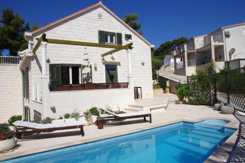 Sumartin Casa | Holiday Home Nevista
