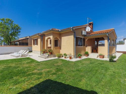 Valbandon Casa | Holiday Home Nina by Interhome