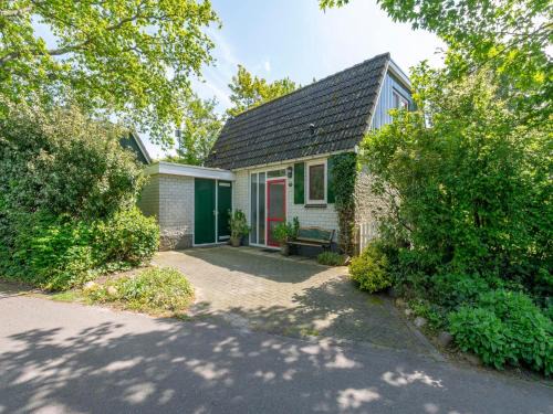 Sint Maartensvlotbrug Casa | Holiday Home near Dutch Beach with Pool