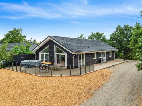 Vibæk Strand Casa | Holiday Home Nona - 150m from the sea by Interhome